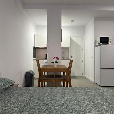 Fantastico Piso A 5 Minutos De La Estacion De Bus Y Tren A Metros De La Playa Apartment Malaga Exterior photo